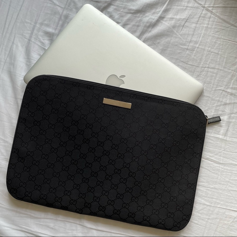 Authentic Gucci MacBook Laptop Portfolio Case!